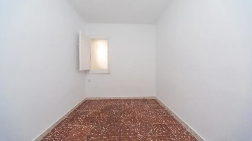 Toad - Apartment with Garden Access in Badalona