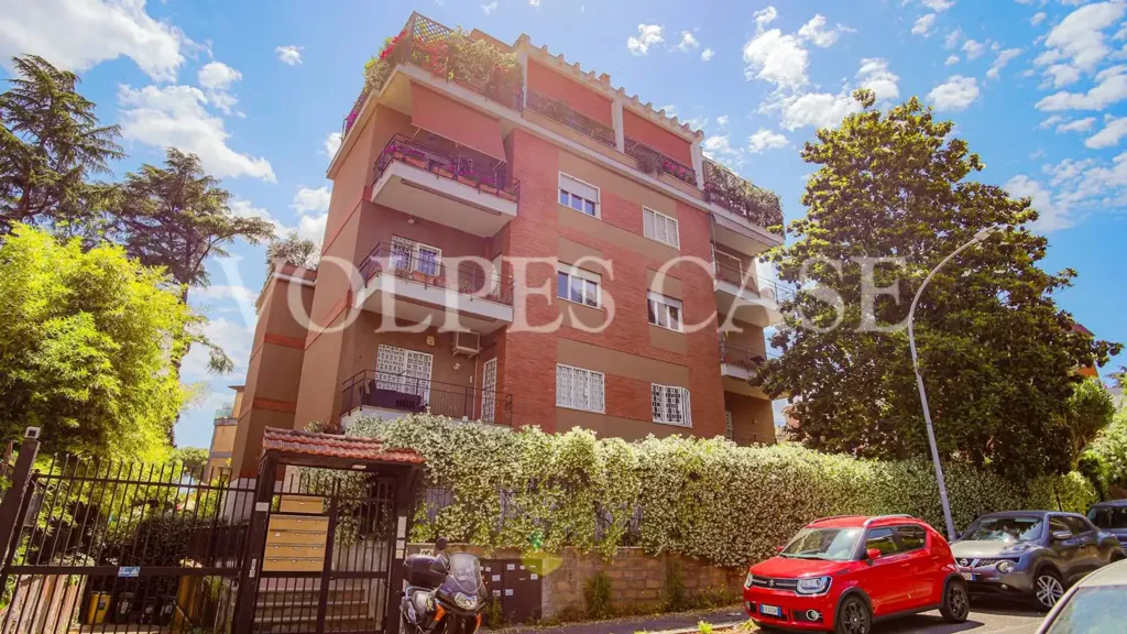 Extérieur - Partially Furnished Flat with Balcony in Rome
