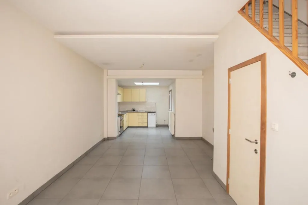 Entrée - Appartement de 2 Façades avec Visite Virtuelle à Proximité de la Gare