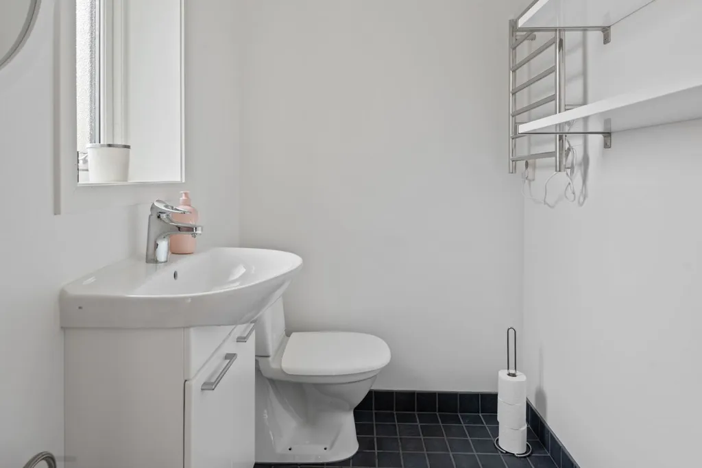 Bathrooms - Seaside Villa with Sauna & Pool near Ingaröfjärden