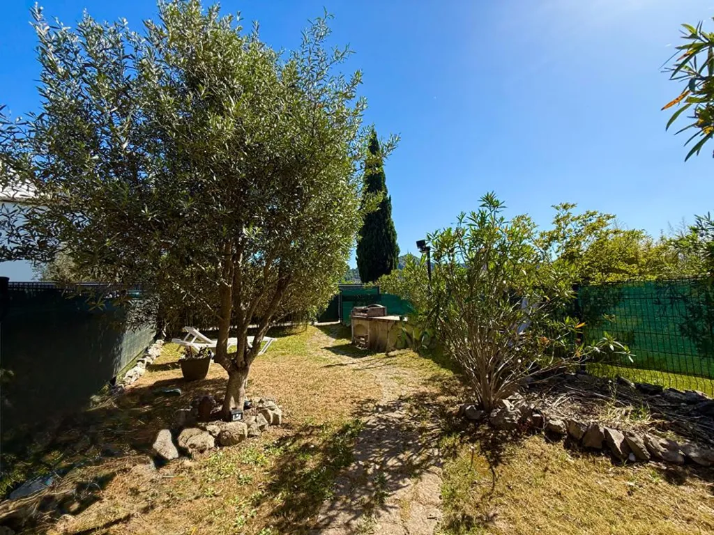 Aed - Ground Floor Apartment with Garden in Ruoms