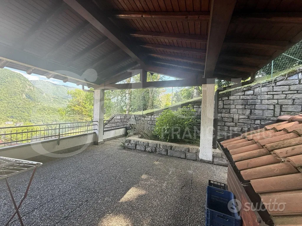 Terrass - Villa with Panoramic View in Asso