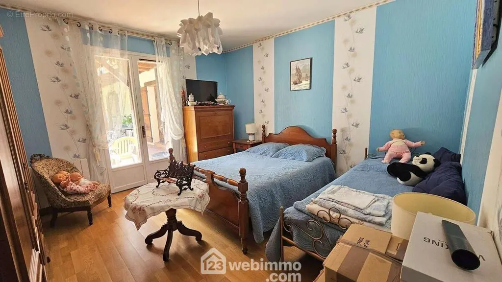 Chambres - Maison 5 pièces à Noisy-Sur-Ecole