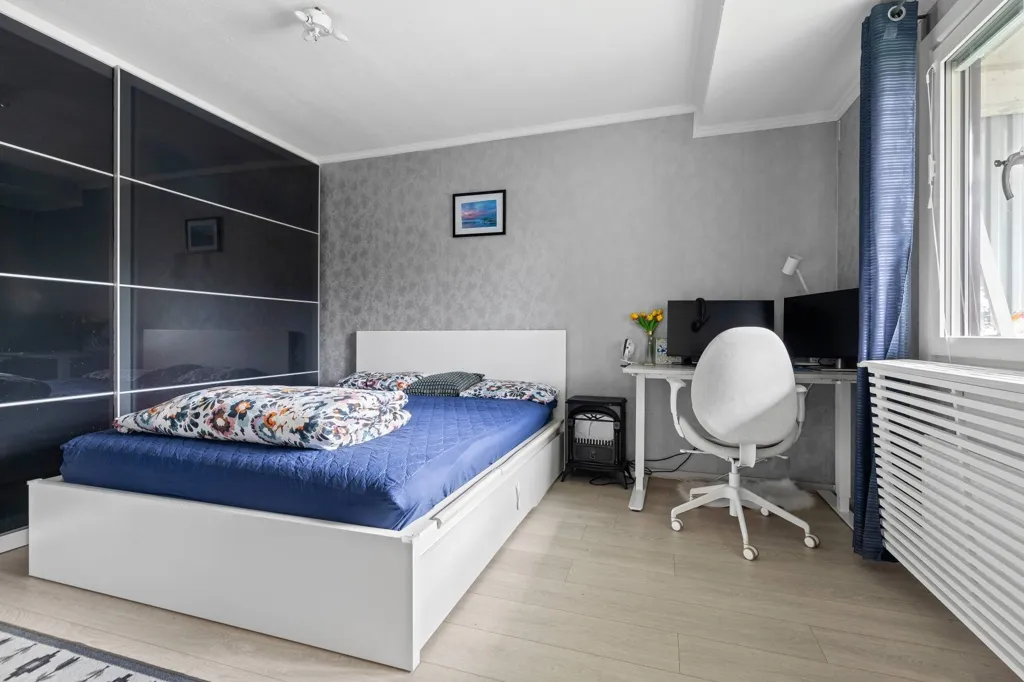 Chambres - Apartment with Balcony in Kista