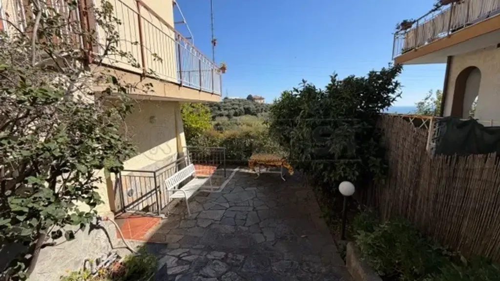 Terrass - Restored Apartment with Sea View in Boissano