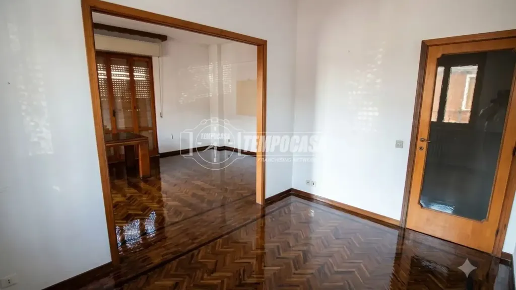 Elutuba - Spacious Apartment with Balcony in Ancona