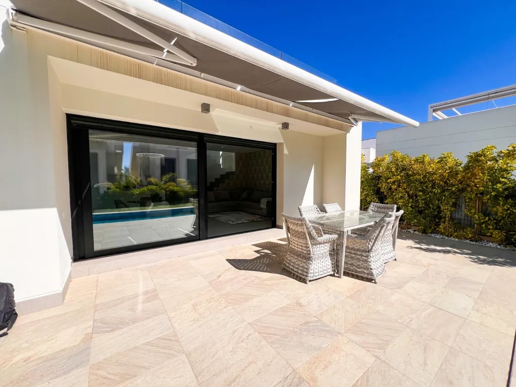 Terrasse - Contemporary Villa with Pool in Rojales