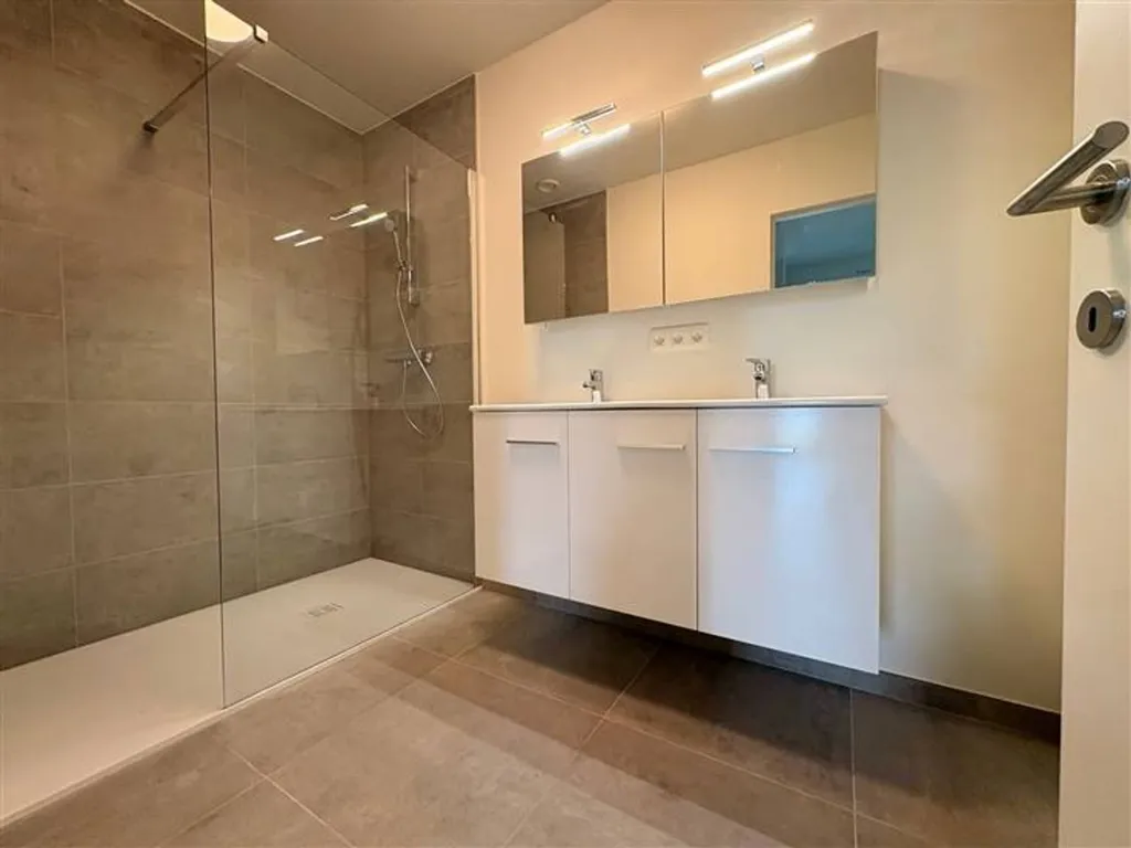 Vannitoad - Modern New Build House with Garden in Buggenhout