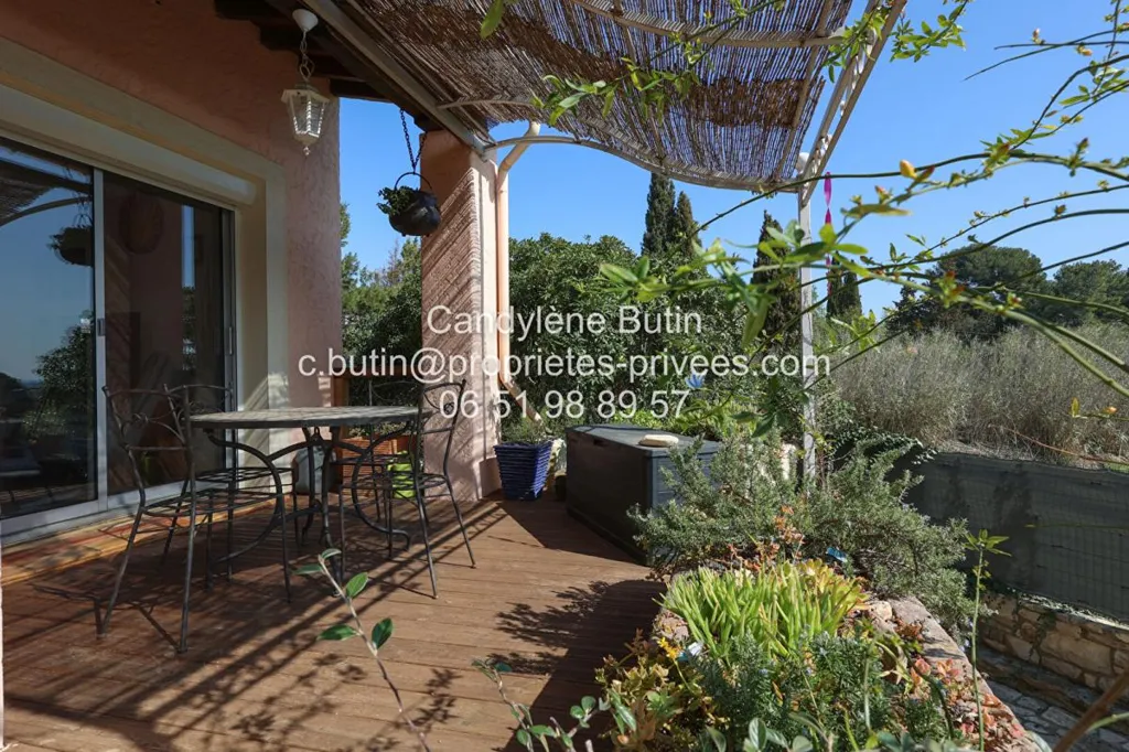 Terrasse - Villa Rénovée avec Piscine et Vue à la Clape