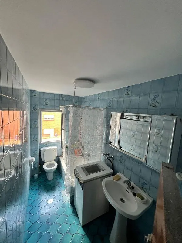 Salles de bain - Ample 3-Bedroom Apartment in El Entrego