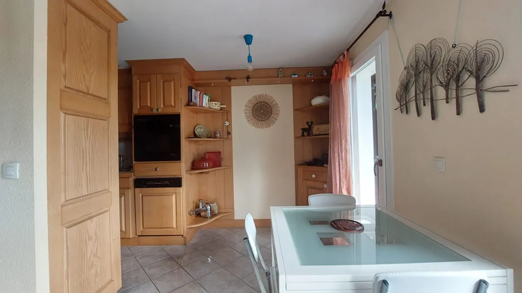 Salle à manger - Appartement avec Terrasse et Vue Montagnes à Villaz
