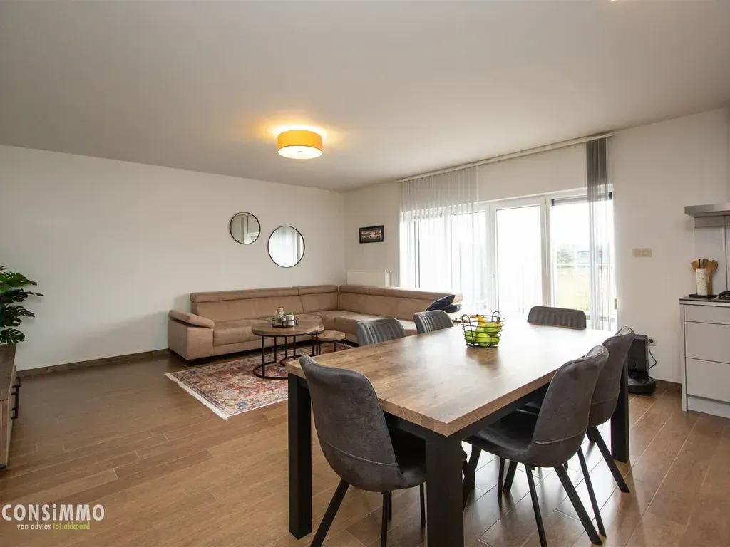 Salle à manger - Duplex Rénové avec Terrasses à Genk