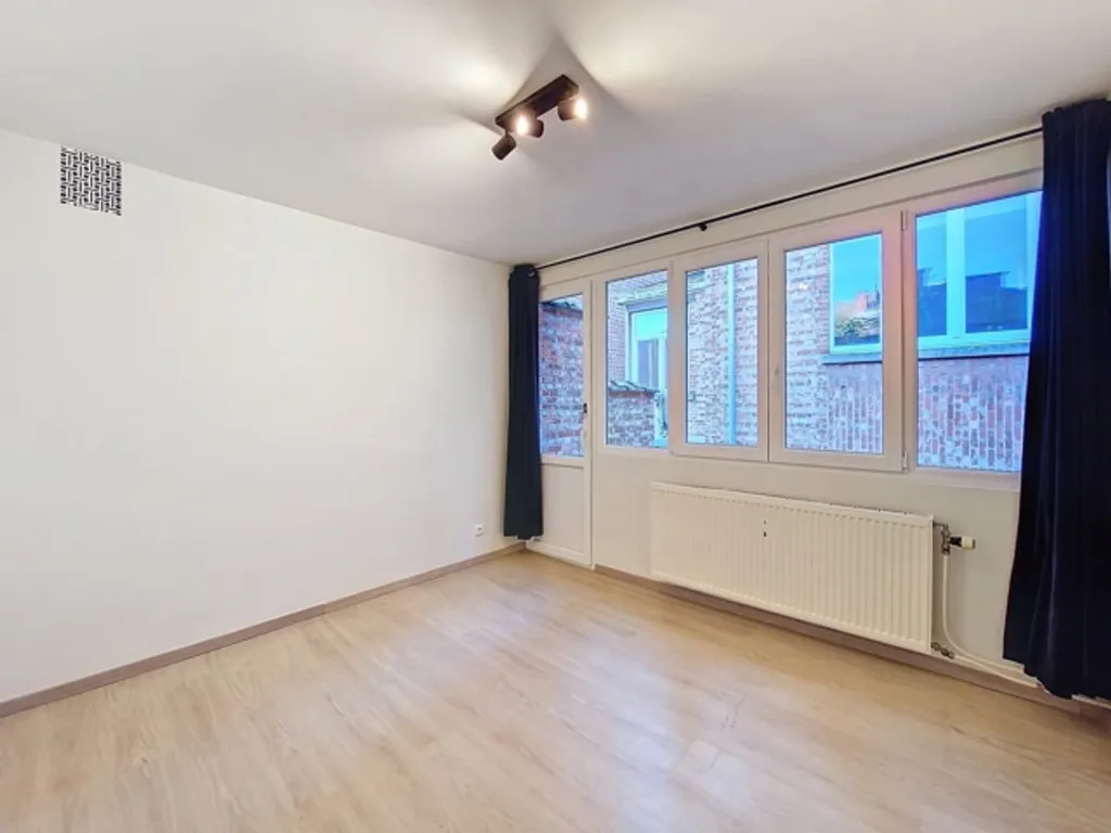 Toad - Duplex Flat with Terrace in Namur