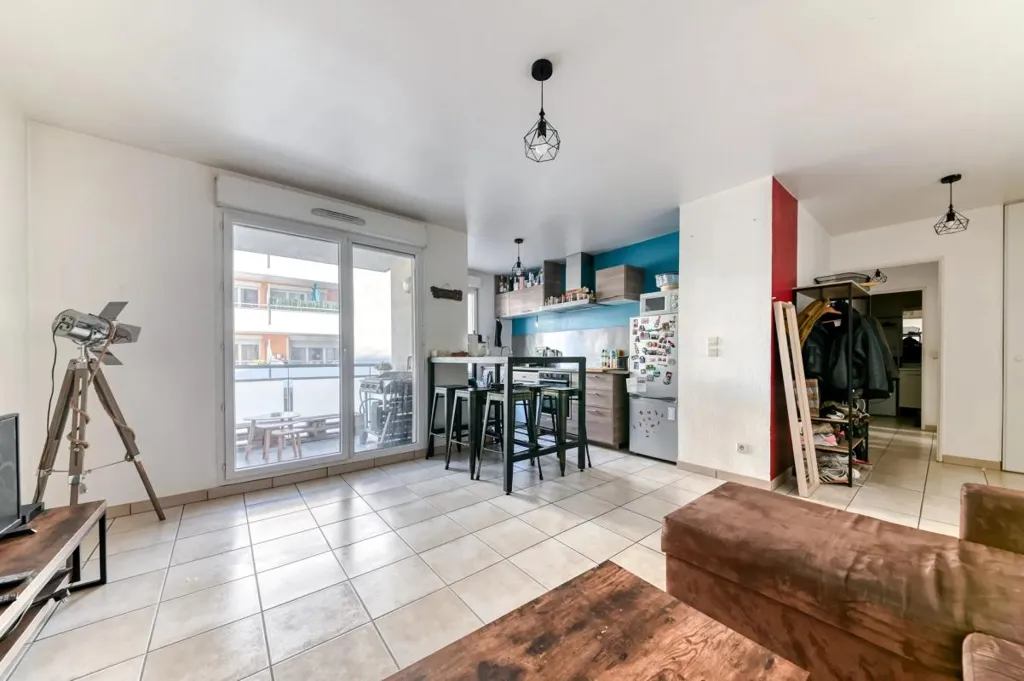Séjour - Appartement 3 Pièces avec Balcon à Lyon 7ème