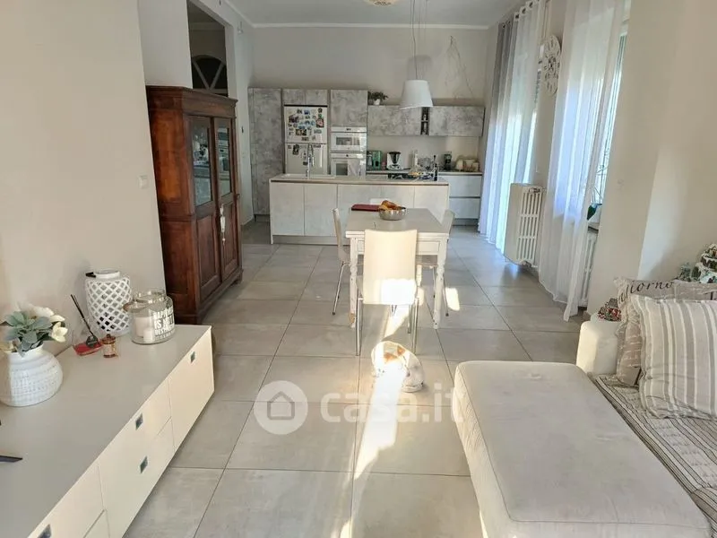Séjour - Rear-Access Villa with Garden in Frassineto Po