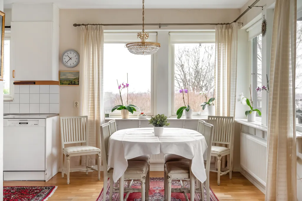Salle à manger - Senior-Friendly Flat with Carport in Båstad