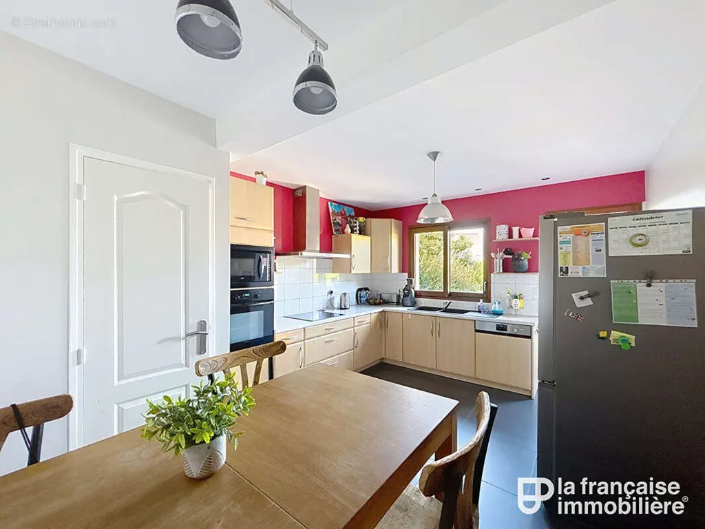 Cuisine - Maison avec Jardin dans un Quartier Privilégié à Thorigné