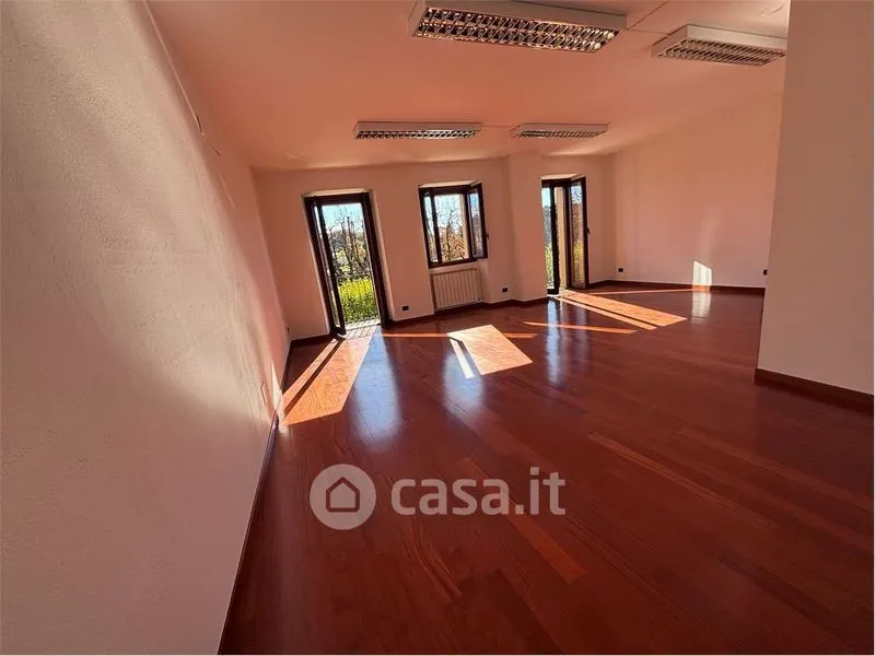 Pièces - Elegant Apartment with River View in Sesto Calende