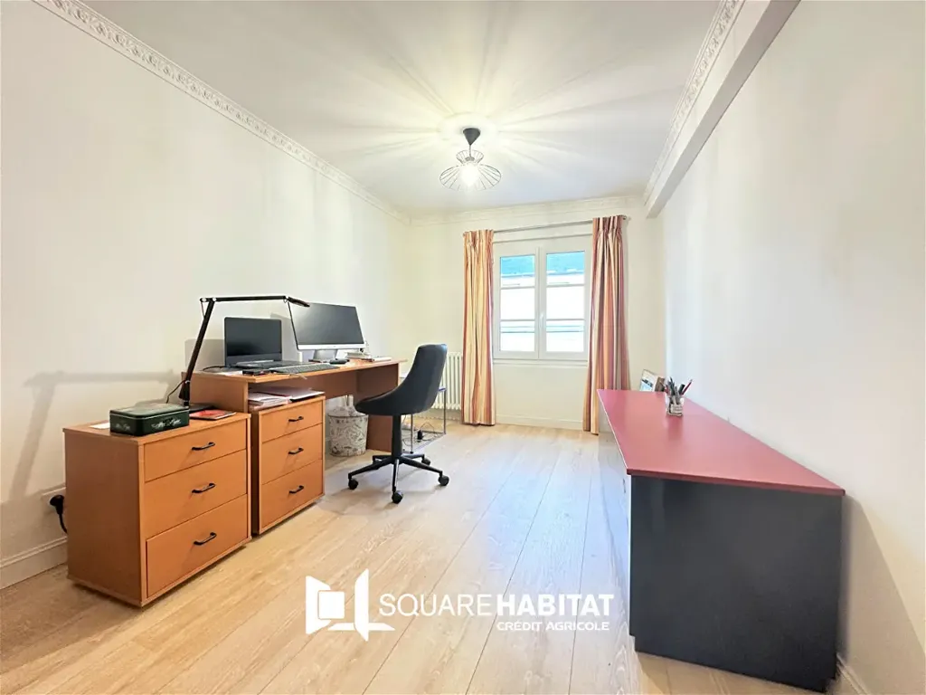 Bureau - Appartement Rénové en Hyper-centre à Chartres