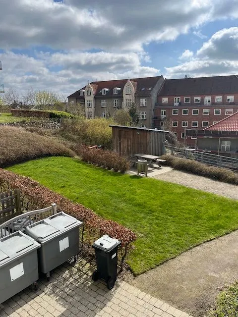 Aed - 2-Bedroom Flat with South-Facing Balcony in Central Area