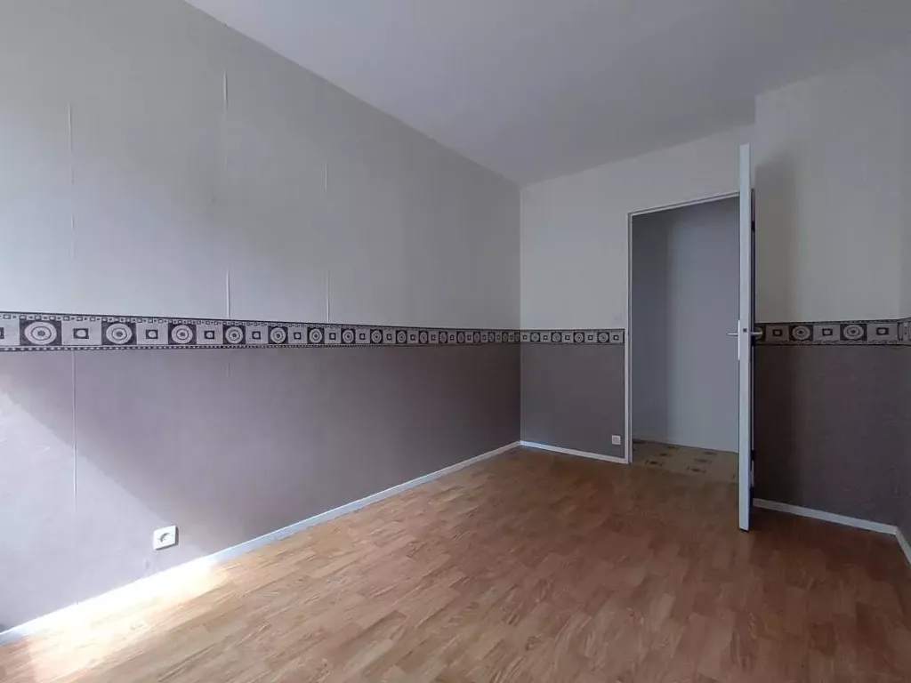 Rooms - Spacious Flat with Three Bedrooms in Bornel