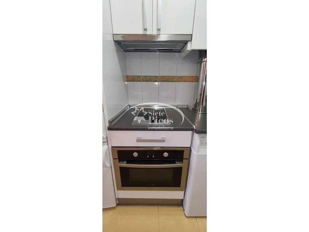 Cuisine - 1-Bedroom Apartment with Private Patio in Espirdo