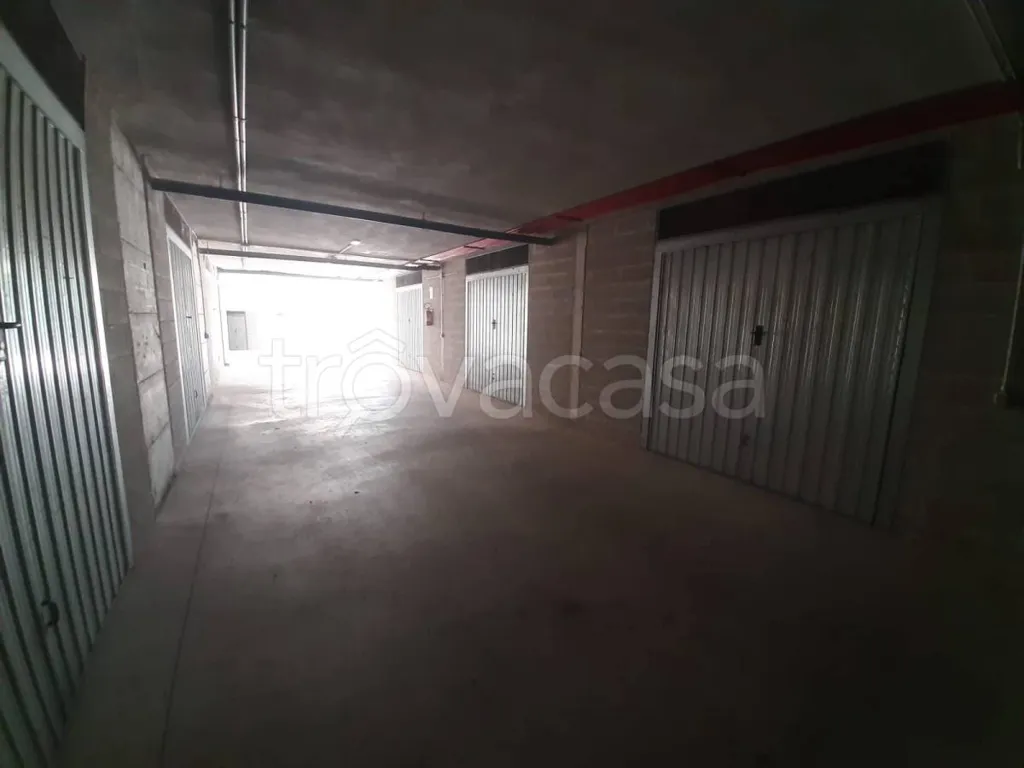 Garaaž - Ground Floor Apartment with Private Garden in Perugia