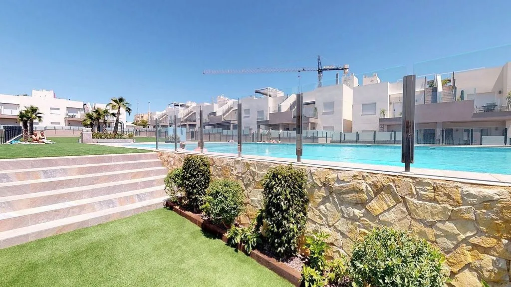 Piscine - 3-Bed Flat with Pool in Nueva Torrevieja