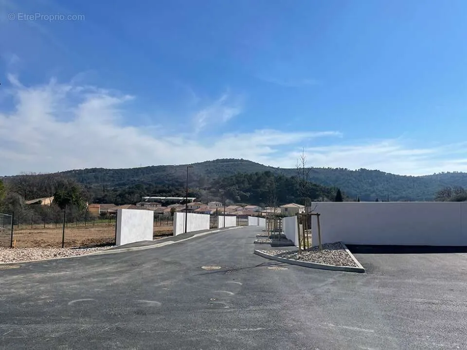 Välivaade - 790 m² Plot with South View in Clermont-l'Hérault