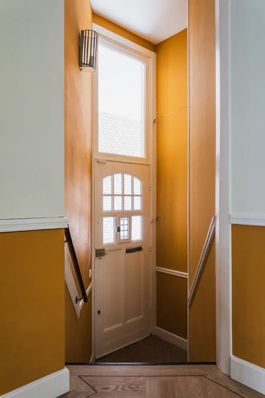 Toad - Renovated Upper-Floor Apartment in Duinoord