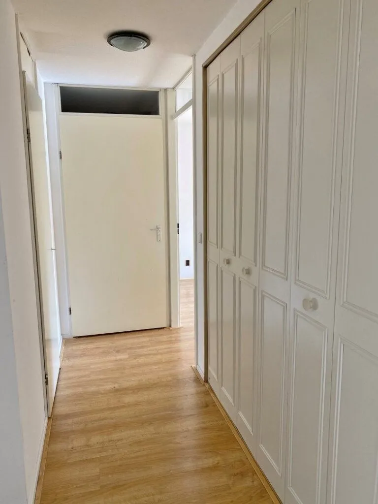 Pièces - 3-Bedroom Apartment with Balcony in Leiden