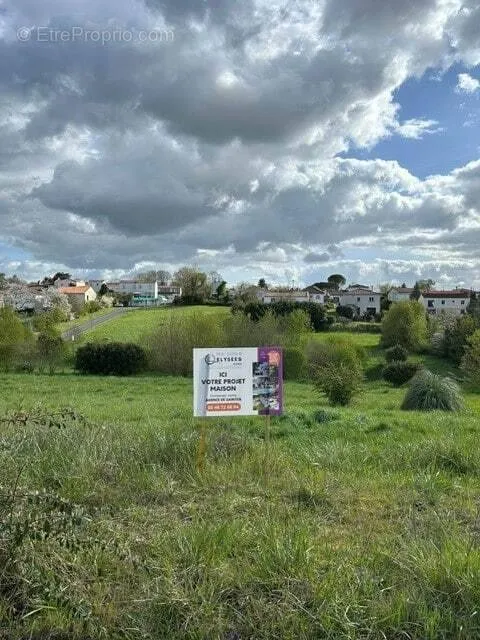 Jardin - Terrain Viabilisé dans un Lotissement à Saintes