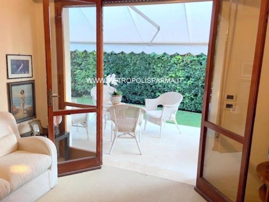 Living Room - Luxury Villa with Garden in Forte dei Marmi
