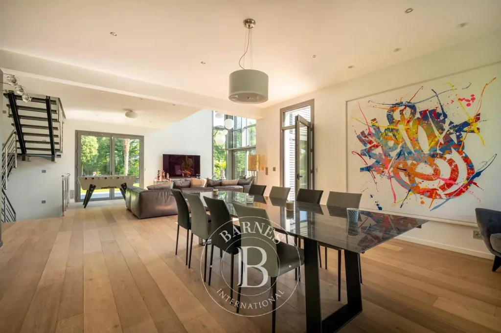 Söögituba - Contemporary Villa with Pool in Rueil Malmaison