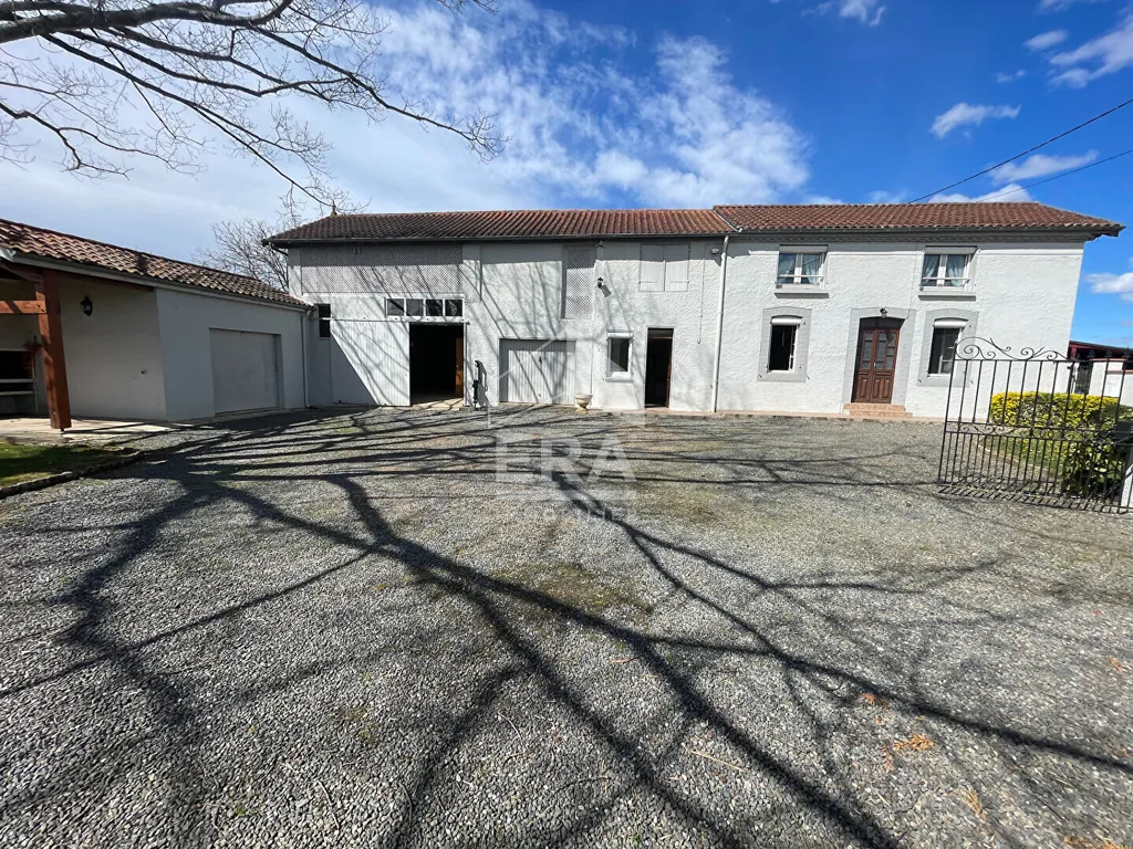 Välivaade - Charming House with Garden in Villecomtal-sur-Arros