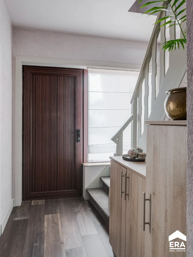 hallway_entrance