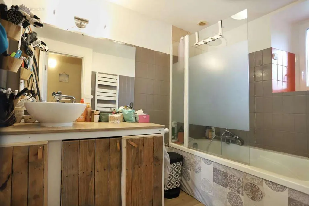 Vannitoad - 5-Bedroom House with Large Garden in Val-d'Izé