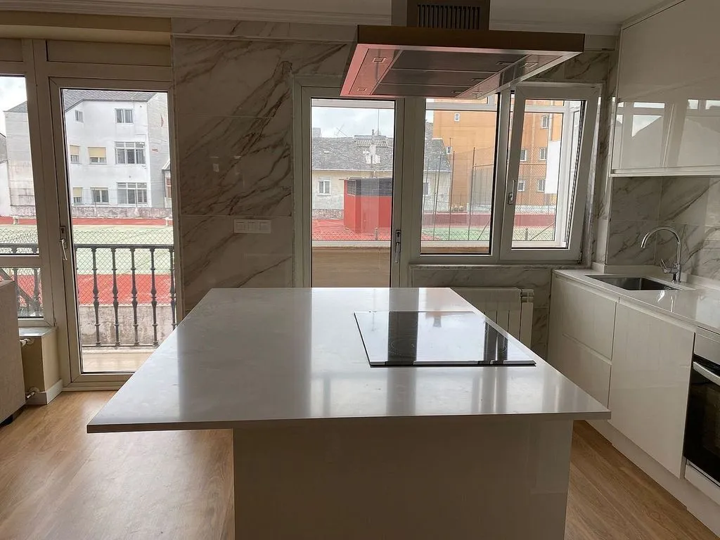 Cuisine - 3-Bed Apartment with Garage in San Roque