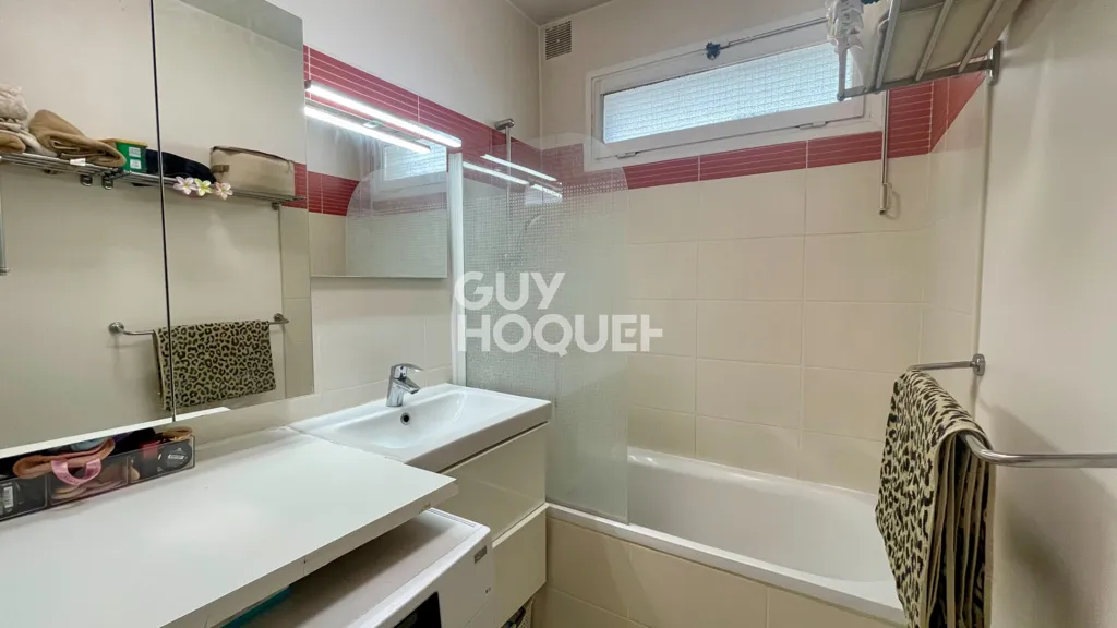 Bagni - Bright 1-Bedroom Flat with Balcony in Clamart