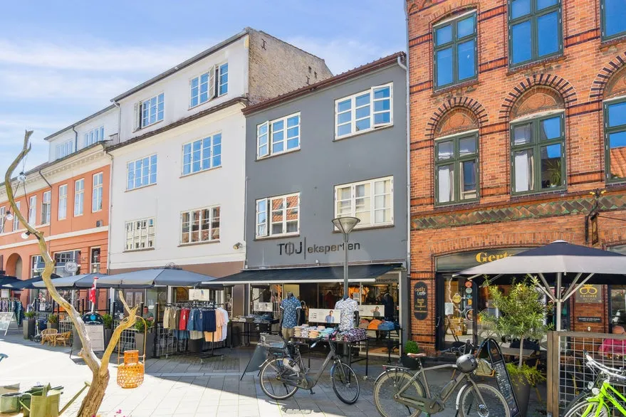 Extérieur - Central Retail Unit with Parking in Nyborg