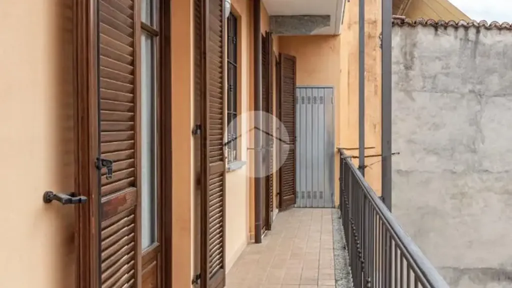 Balcony - Apartment with Balcony in Giaveno Centre