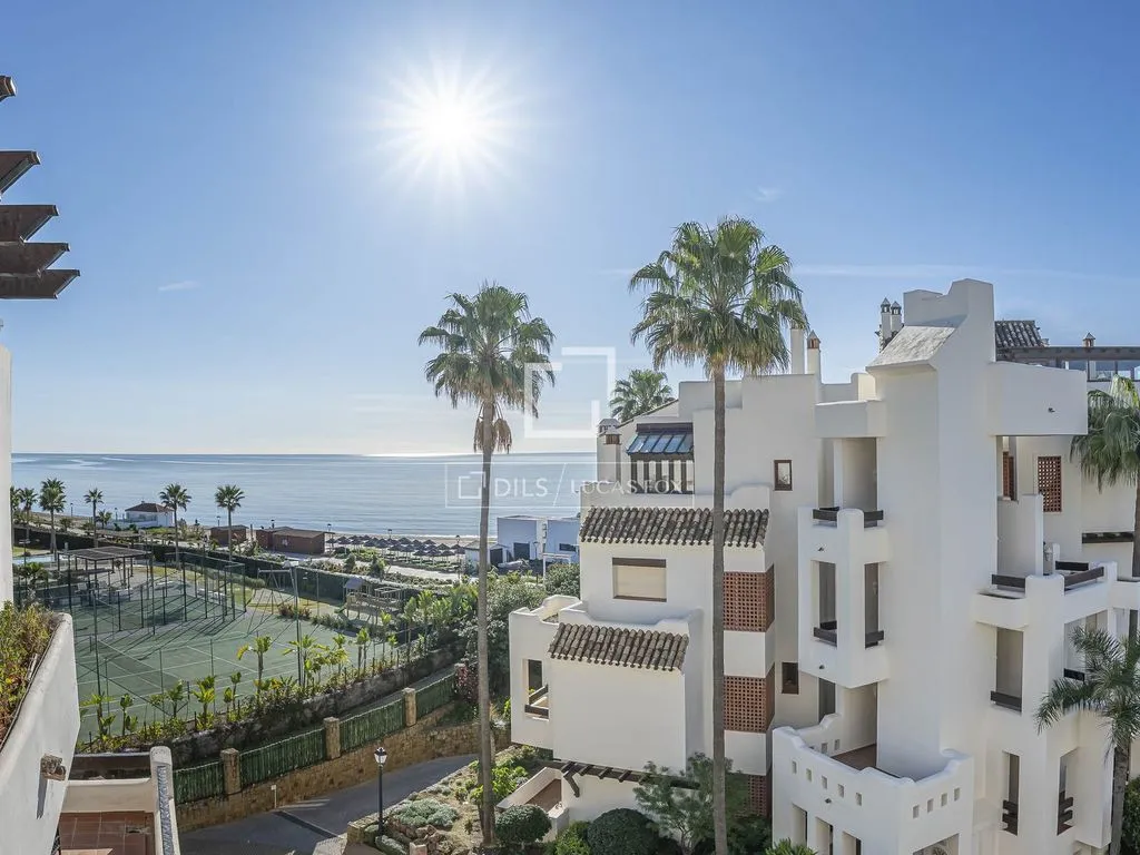 Balcon - Beachfront Apartment with Garden in Estepona