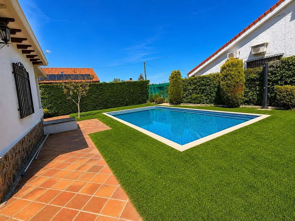 Piscina - Chalet with Pool and Terrace in Carranque