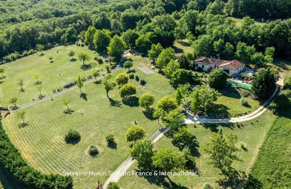 Vue aérienne - Ensemble de 3 Maisons avec 3 Piscines sur 2 Hectares