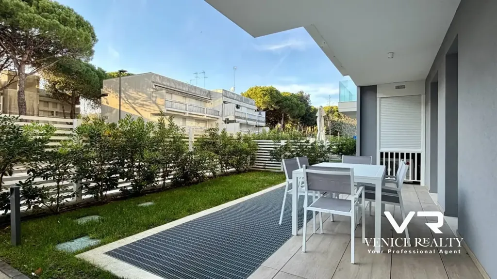 Terrasse - Trilocale with Private Garden in Jesolo