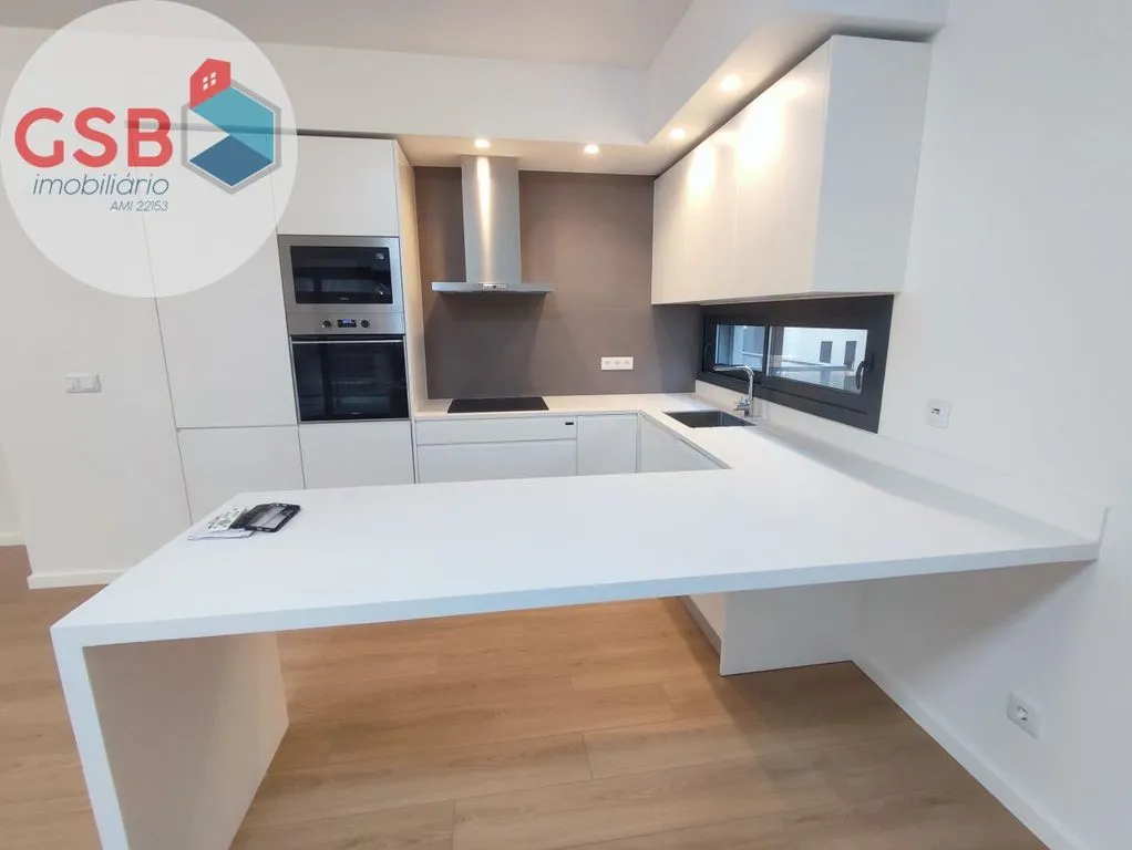 Cuisine - New 3-Bed Flat with Balconies in Seixal
