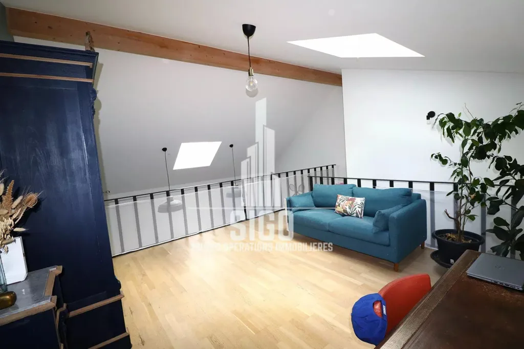 Pièces - Maison Libre de 3 Façades avec Hauteur Cathédrale à Hesperange