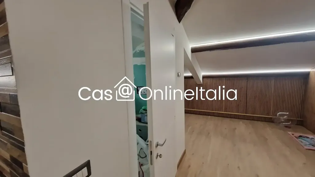 Bedrooms - Rusticated Apartment with Balcony in Florence