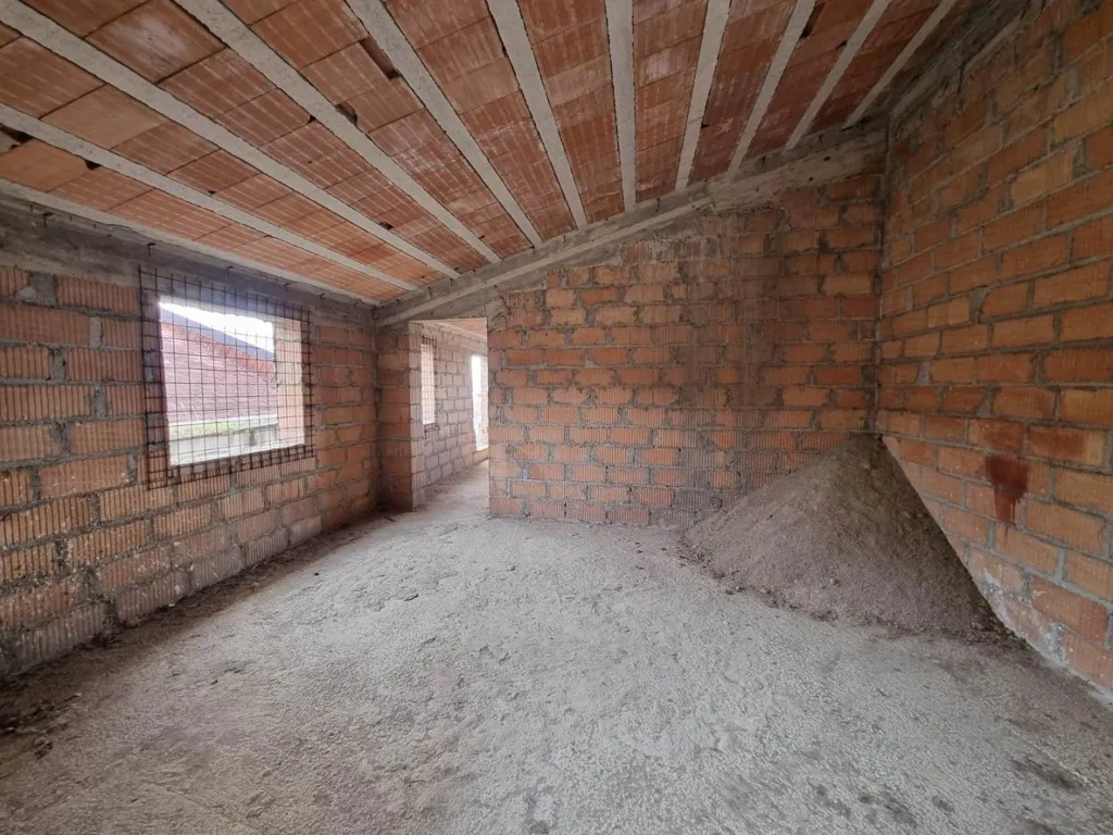 Toad - Twin Apartments with Potential in Montefusco