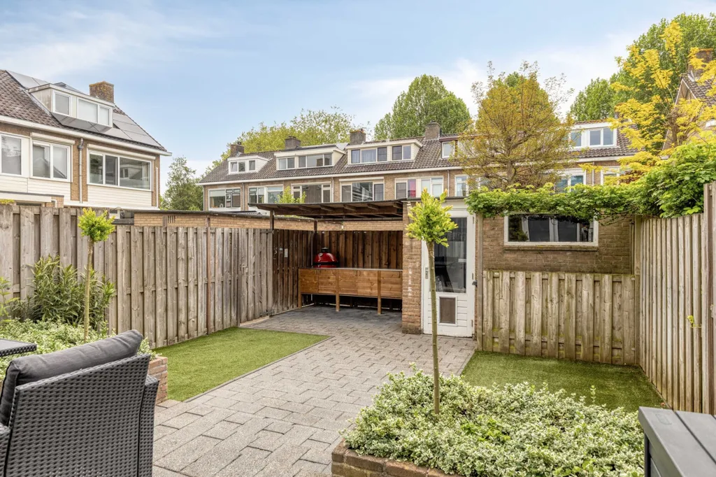 Jardin - Corner House with Garden in Dordrecht